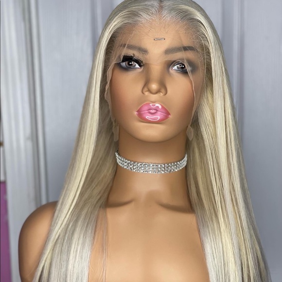 18” 613 frontal wig - Picture 2 of 3